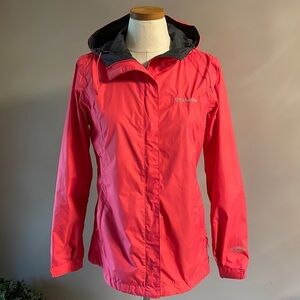 Columbia women’s Omni tech waterproof lightweight windbreaker / jacket hooded Sm